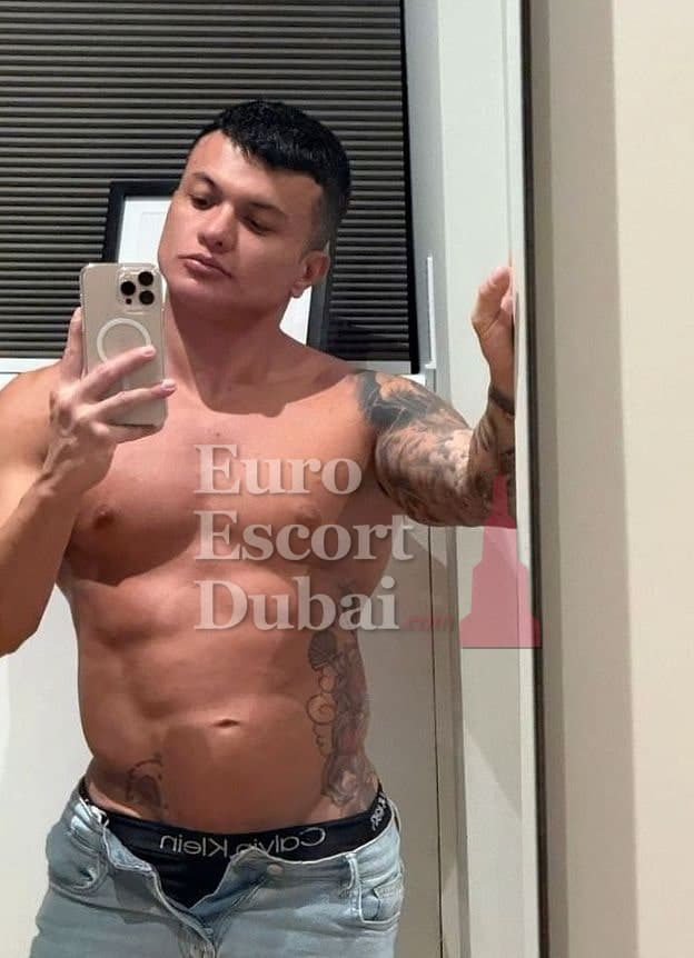 Ruslan, 26, escort in Dubai — black hair, 173 cm (photo 5 of 13)