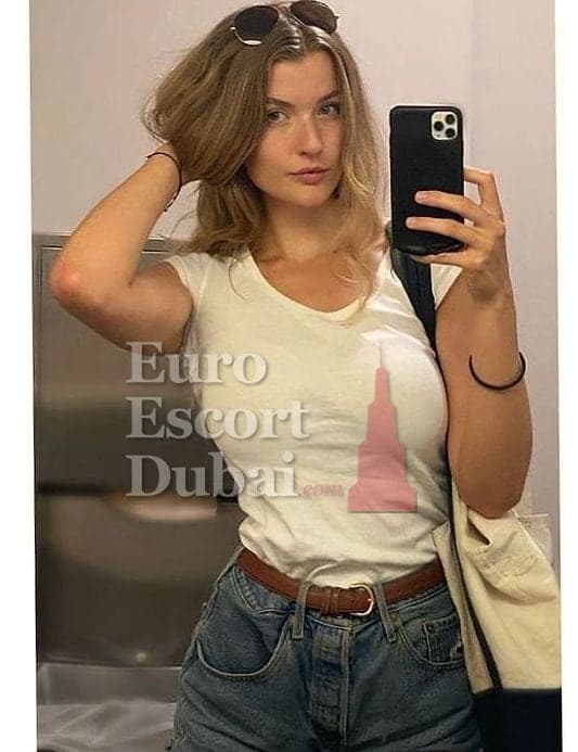 Phoebe, 28, escort in Dubai — 180 cm, blonde hair (photo 4 of 6)