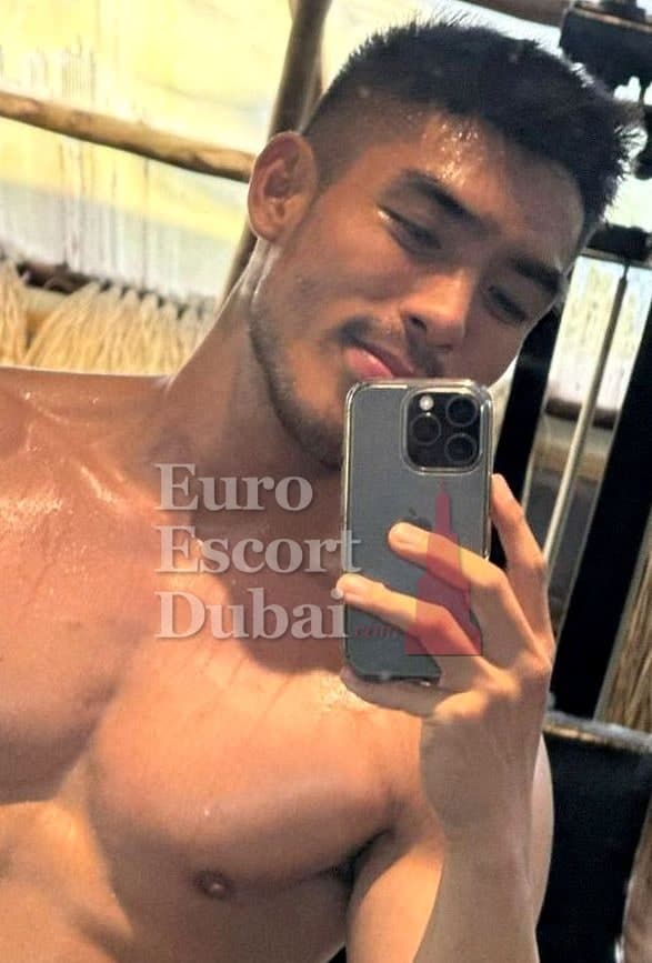 Ren, 28, escort in Dubai — black hair, 170 cm (photo 1 of 9)