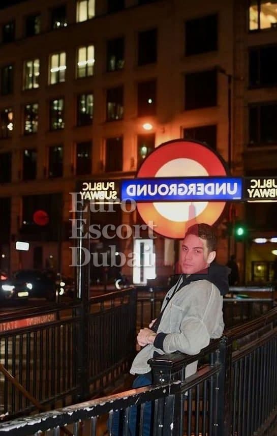 Konstantin, 26, escort in Dubai — 183 cm, black hair (photo 10 of 13)