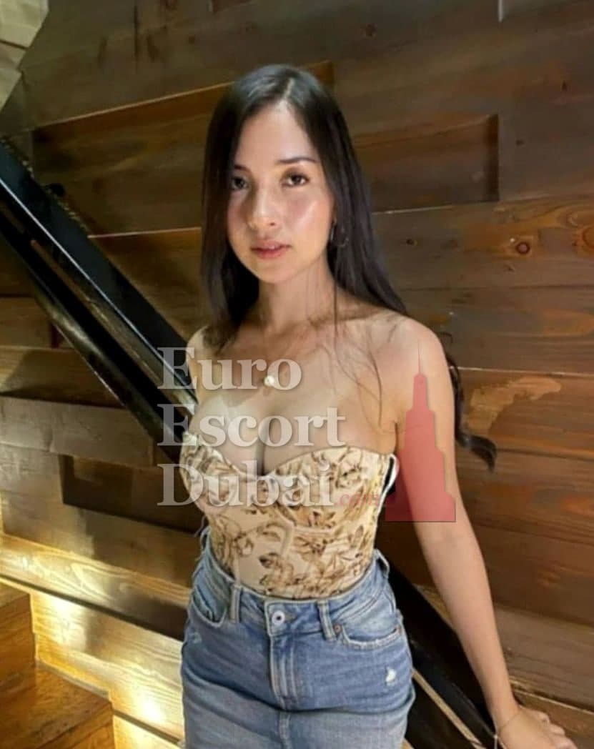 Kwan, 28, escort in Dubai — 163 cm, brown hair (photo 6 of 10)