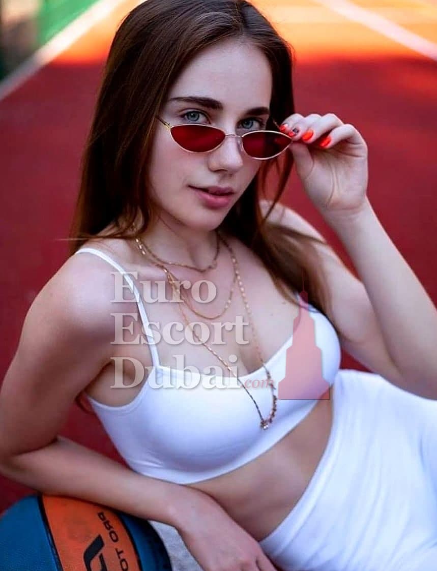 Alison, 20, escort in Dubai — 167 cm, brown hair (photo 3 of 6)