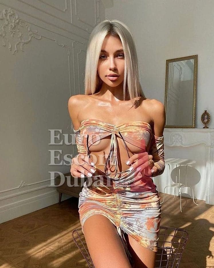 Lyubov, 28, escort in Dubai — 168 cm, blonde hair (photo 2 of 7)