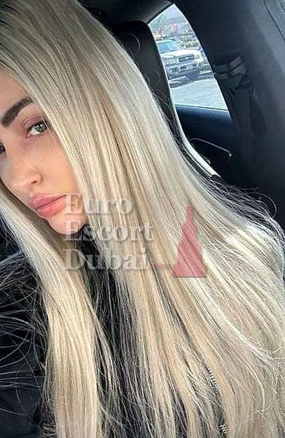 Andini, 28, escort in Dubai — 170 cm, blonde hair (photo 9 of 9)