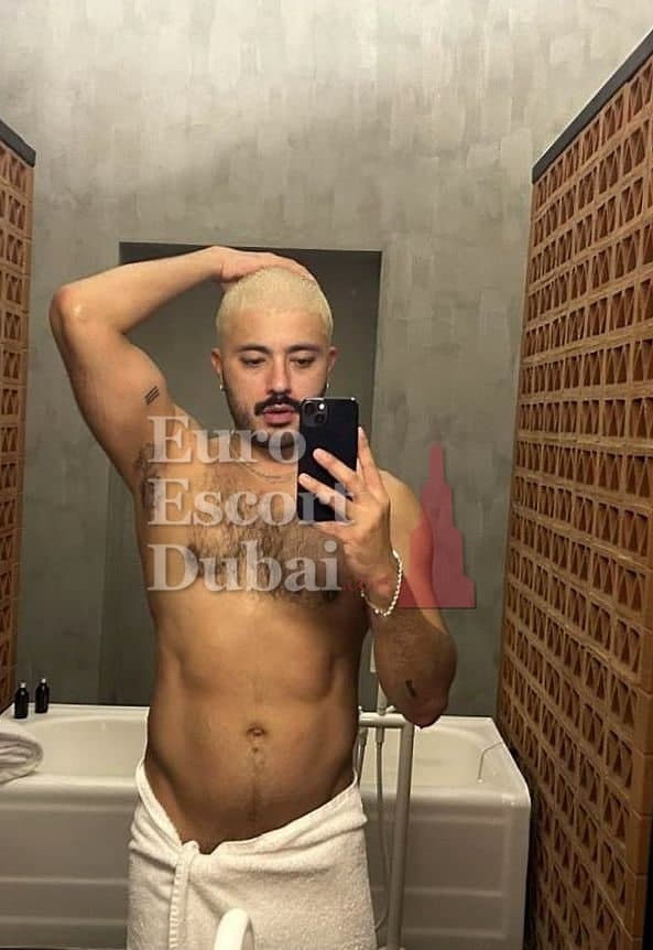 Reza, 38, escort in Dubai — 175 cm, black hair (photo 6 of 11)