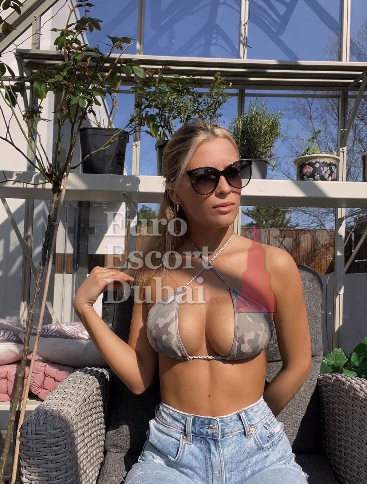 Elina, 30, escort in Dubai — 160 cm, blonde hair (photo 6 of 6)