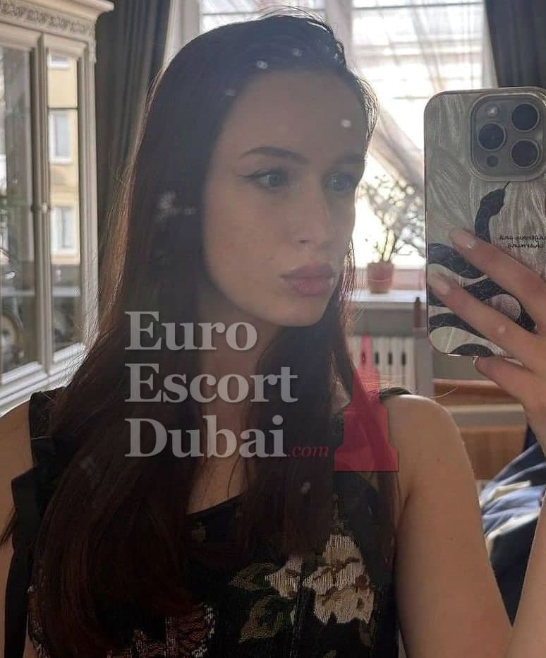 Lyudmila, 24, escort in Dubai — 166 cm, brown hair (photo 9 of 13)