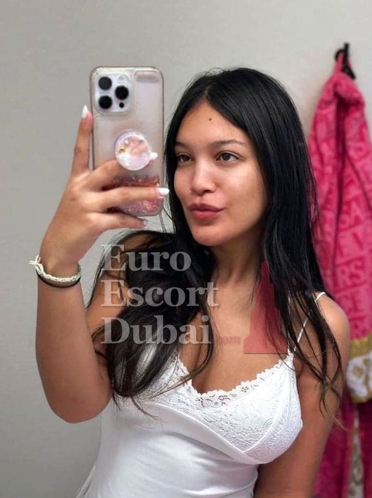 Kseniya Skye, 29, escort in Dubai — 168 cm, black hair (photo 3 of 6)