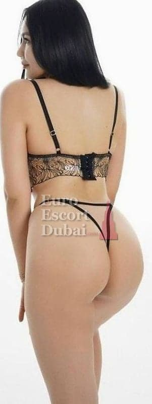 Jane, 27, escort in Dubai — 175 cm, black hair (photo 2 of 13)