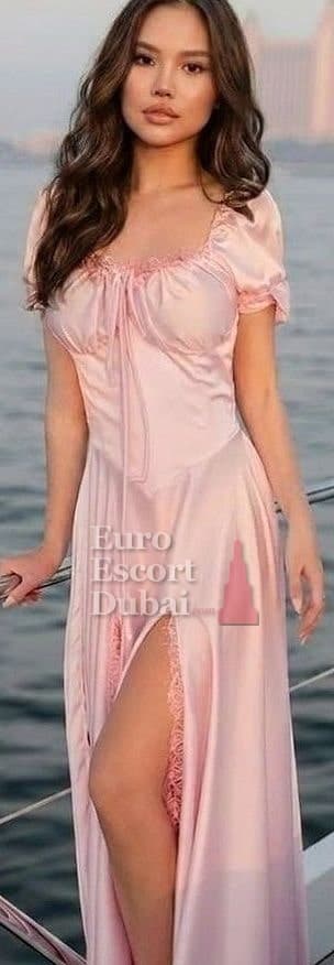 Gulnara, 22, escort in Dubai — Kazakh, 163 cm (photo 2 of 13)