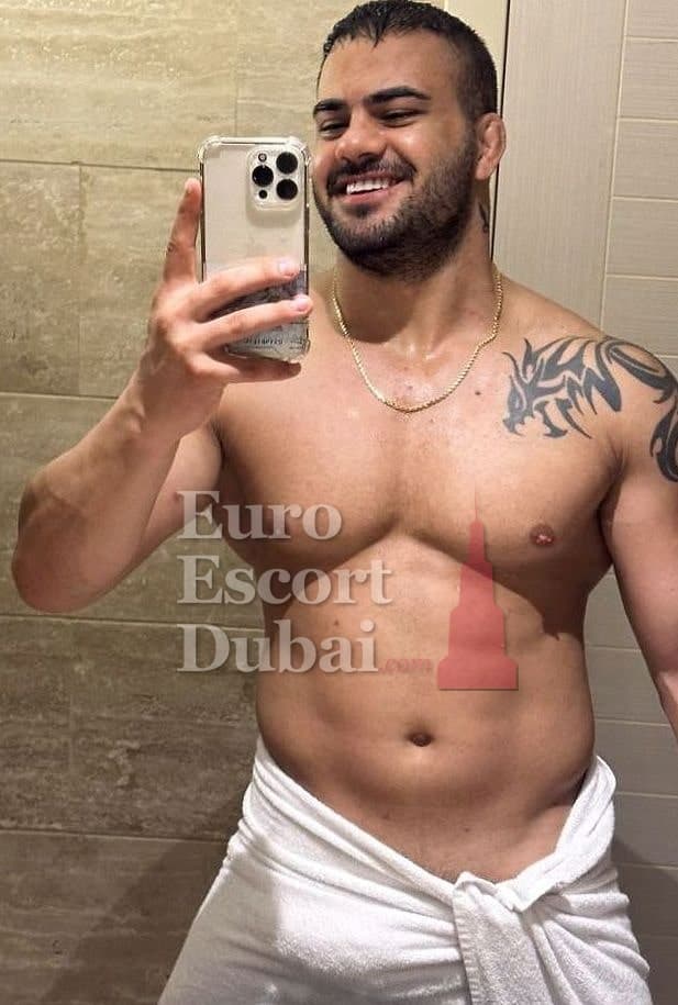 Xavier, 24, escort in Dubai — 170 cm, black hair (photo 8 of 13)