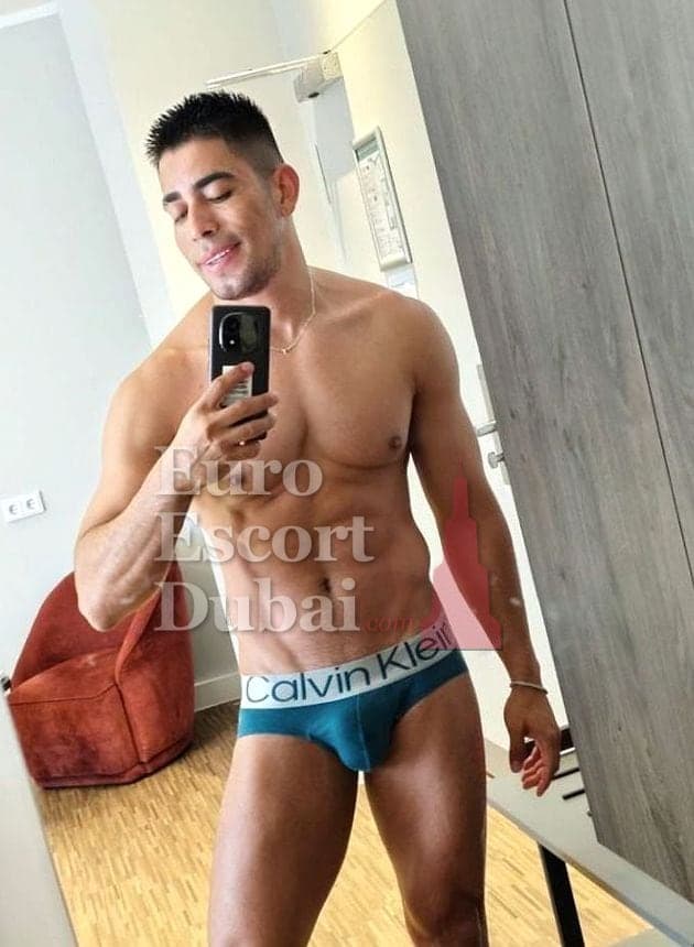 Kirill, 27, escort in Dubai — black hair, 178 cm (photo 3 of 13)