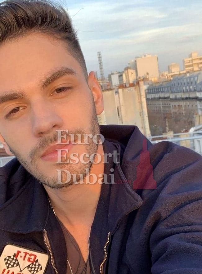 Konstantin, 26, escort in Dubai — 183 cm, black hair (photo 2 of 13)