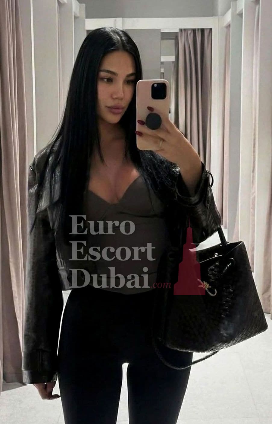 Robin, 27, escort in Abu Dhabi — blonde hair, 172 cm (photo 5 of 8)