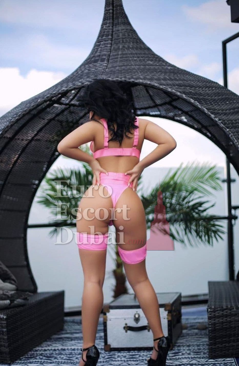 Yara, 36, escort in Sharjah — blonde hair, 152 cm (photo 7 of 8)