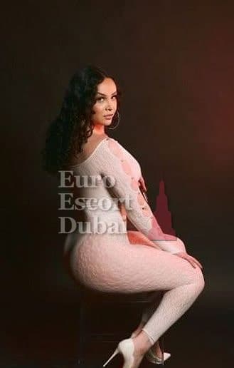 Veronika, 28, escort in Dubai — 176 cm, black hair (photo 9 of 13)