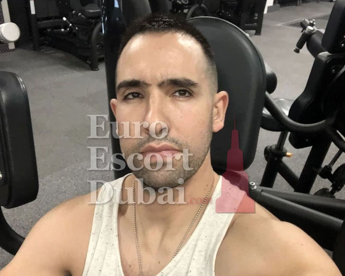 Theo, 36, escort in Dubai — black hair, 173 cm (photo 7 of 13)