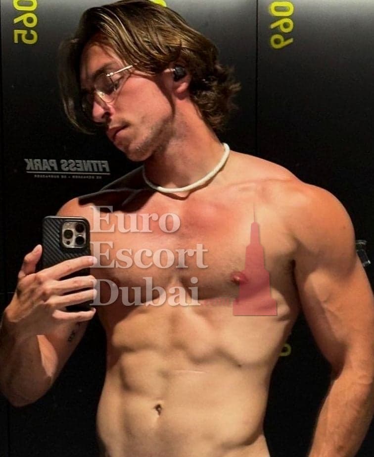 James, 24, escort in Dubai — brown hair, 175 cm (photo 11 of 13)