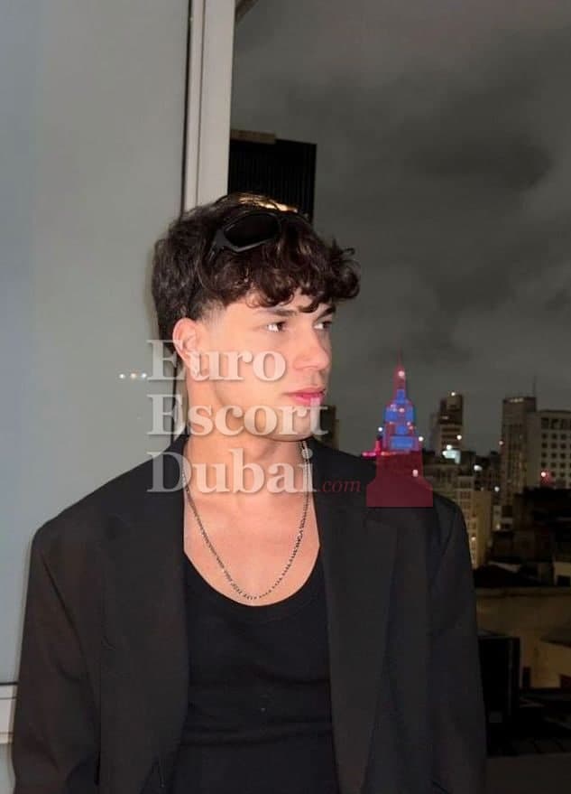 Hamdan, 22, escort in Dubai — black hair, 188 cm (photo 11 of 13)
