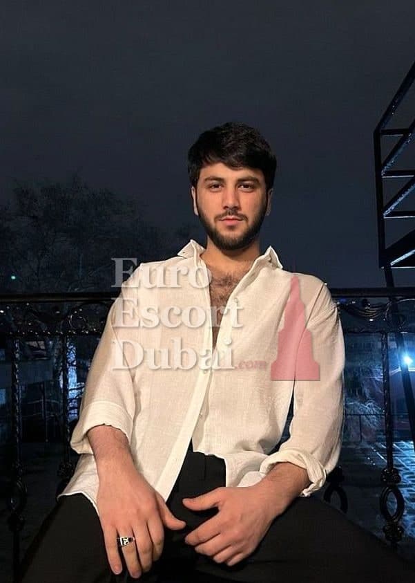 Caleb, 21, escort in Dubai — 178 cm, black hair (photo 12 of 12)