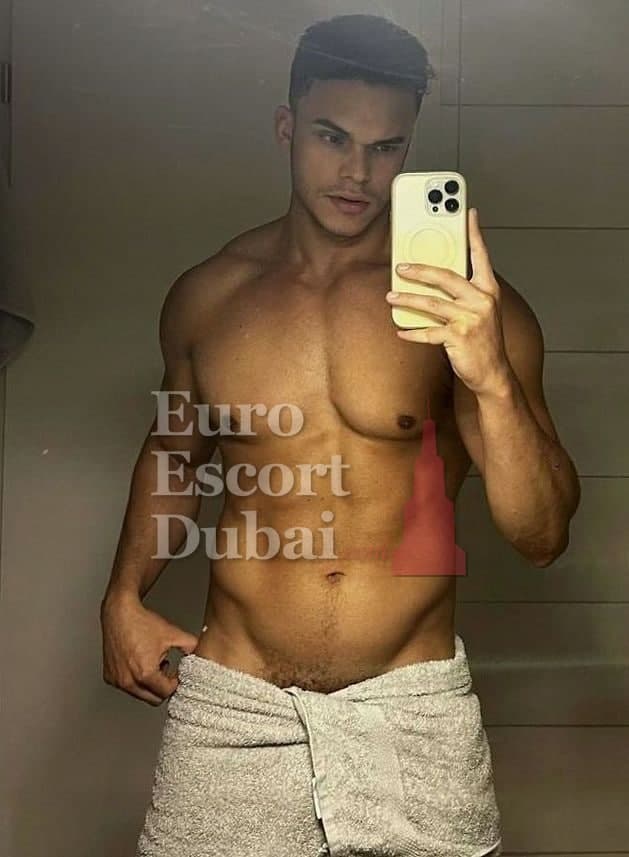 Fares, 27, escort in Dubai — black hair, 183 cm (photo 7 of 13)