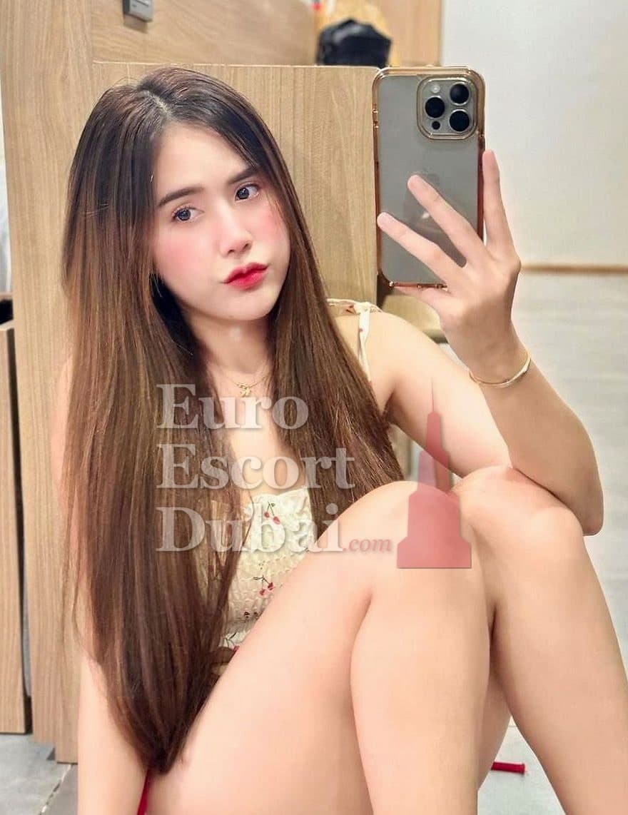 Bich, 26, escort in Dubai — black hair, 165 cm (photo 3 of 4)