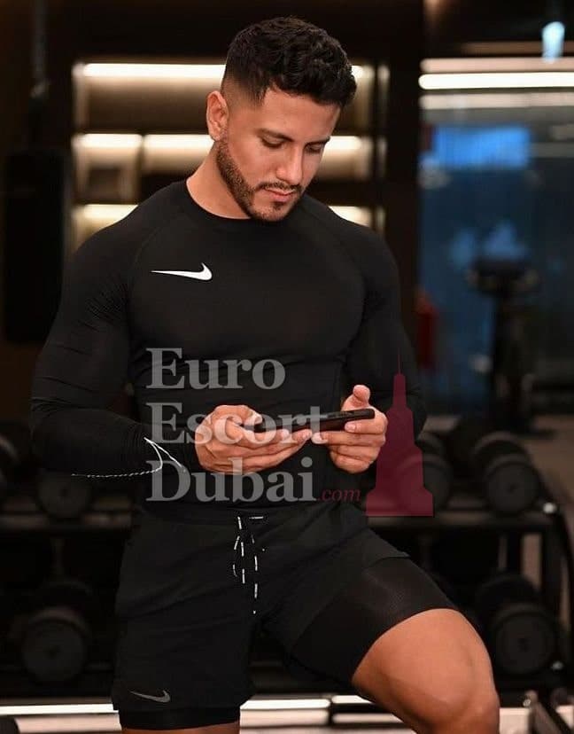 Mateo, 30, escort in Abu Dhabi — black hair, 173 cm (photo 13 of 13)