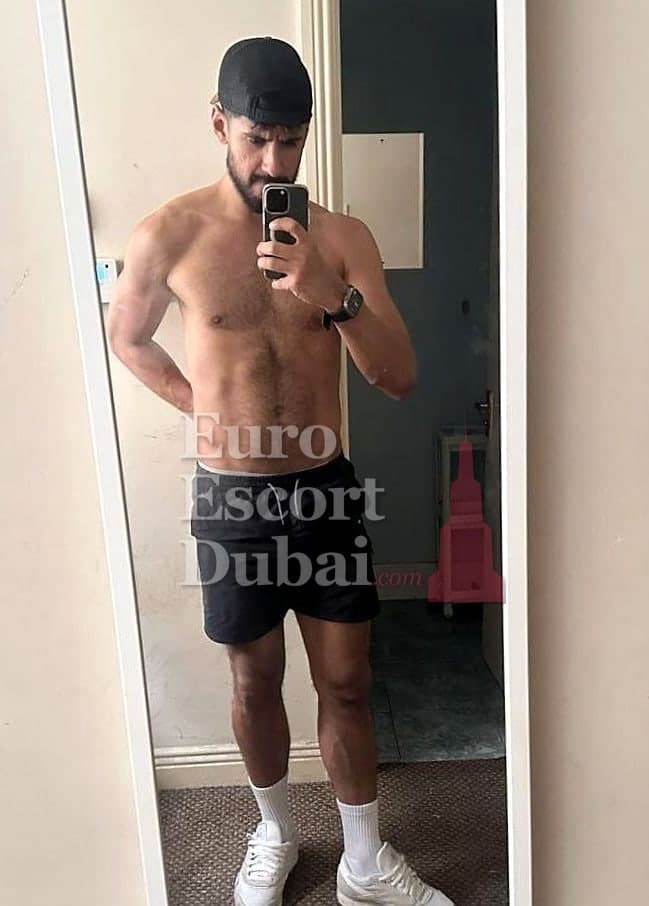 Bilal, 29, escort in Dubai — 185 cm, black hair (photo 12 of 13)