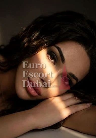 Blanca, 26, escort in Abu Dhabi — 174 cm, brown hair (photo 3 of 13)