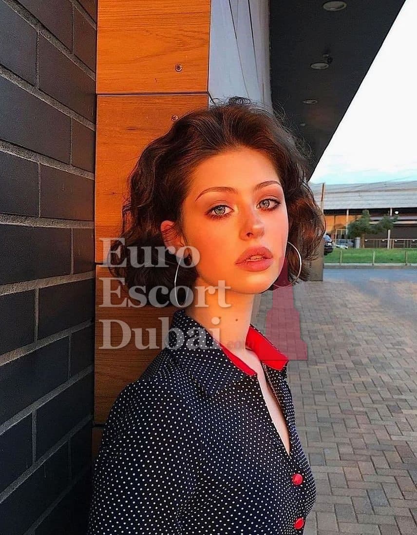 Cassidy, 20, escort in Dubai — 170 cm, brown hair (photo 6 of 6)