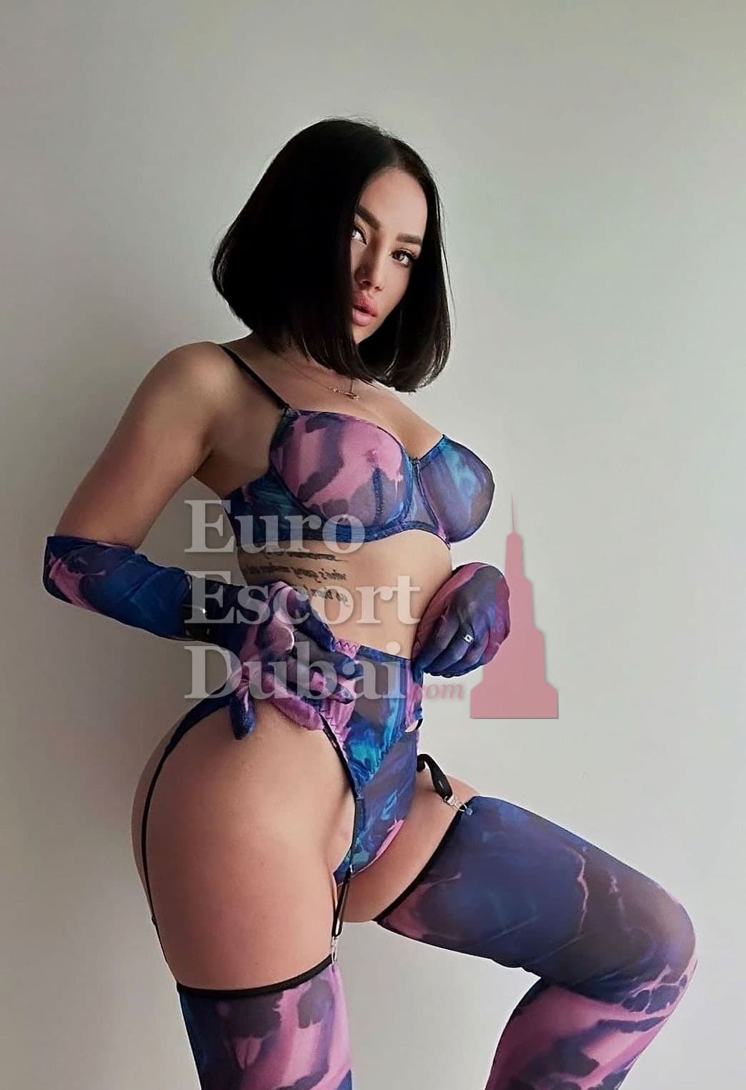 Sude, 28, escort in Dubai — 165 cm, brown hair (photo 2 of 10)