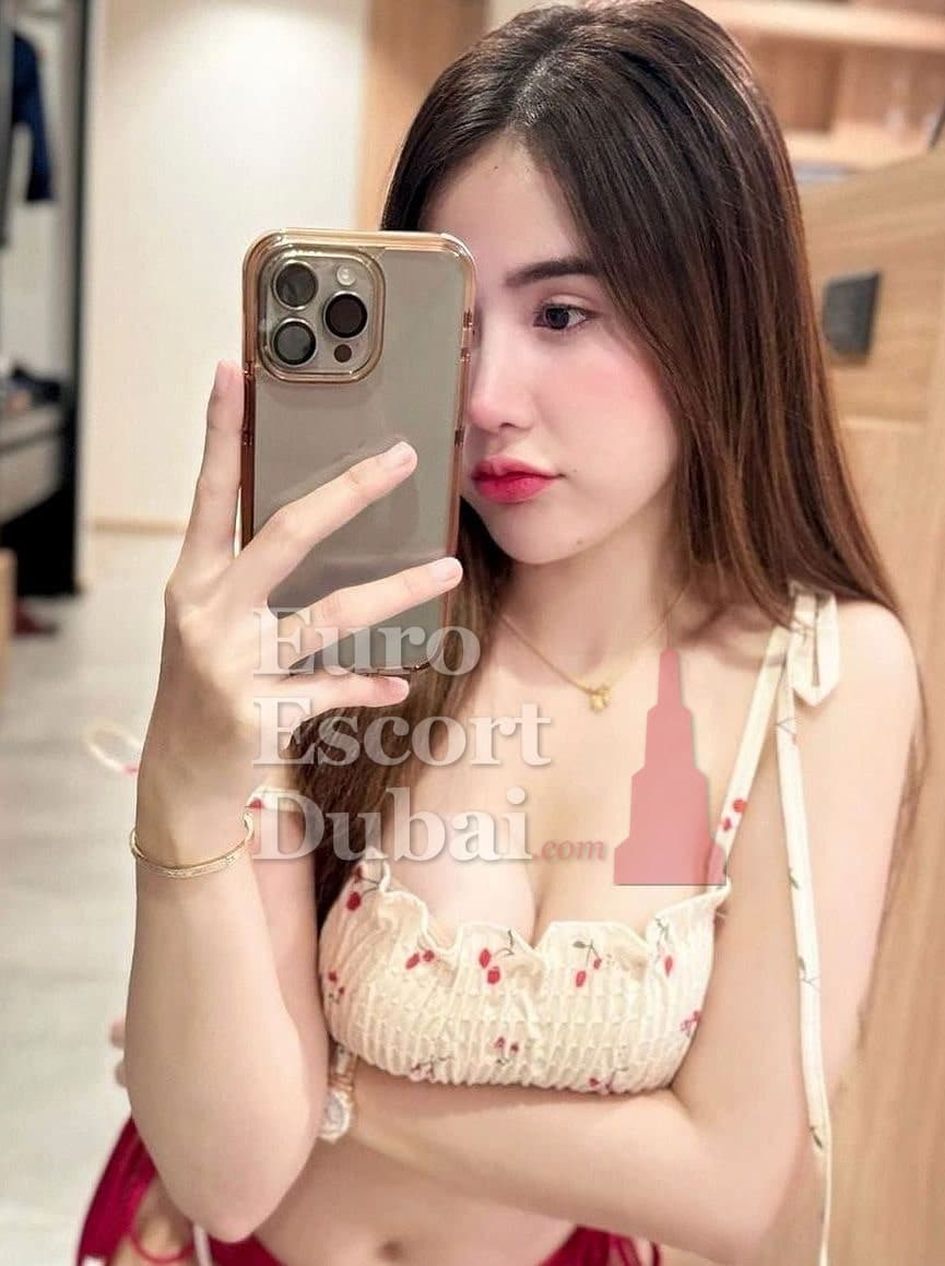 Bich, 26, escort in Dubai — black hair, 165 cm (photo 1 of 4)