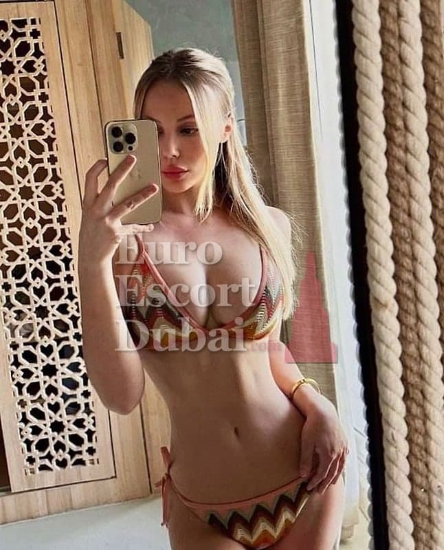 Anais, 30, escort in Dubai — 170 cm, blonde hair (photo 2 of 10)