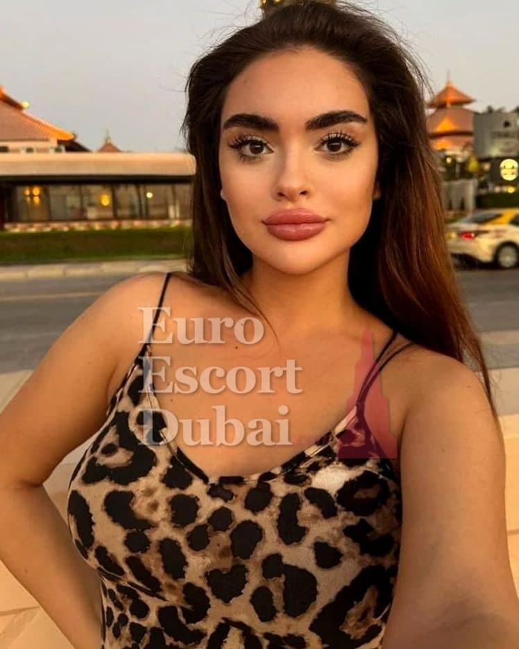 Lada, 22, escort in Dubai — 172 cm, black hair (photo 3 of 13)