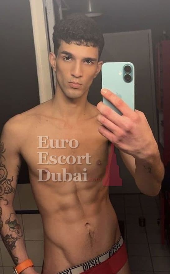 Amir, 25, escort in Dubai — black hair, 180 cm (photo 1 of 13)