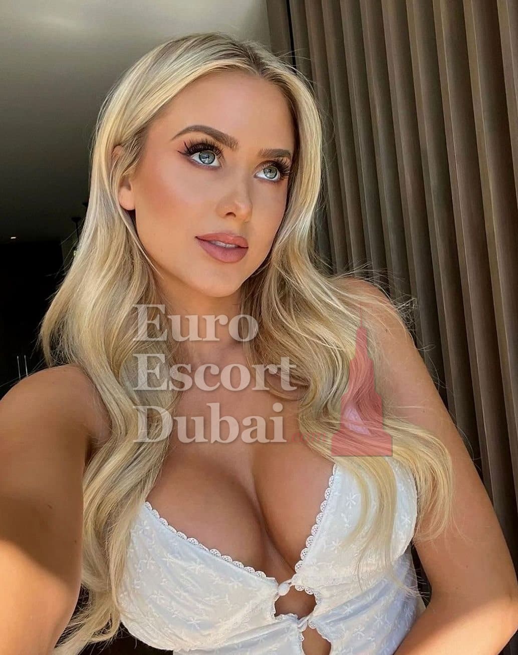 Callie, 23, escort in Abu Dhabi — 170 cm, blonde hair (photo 4 of 6)