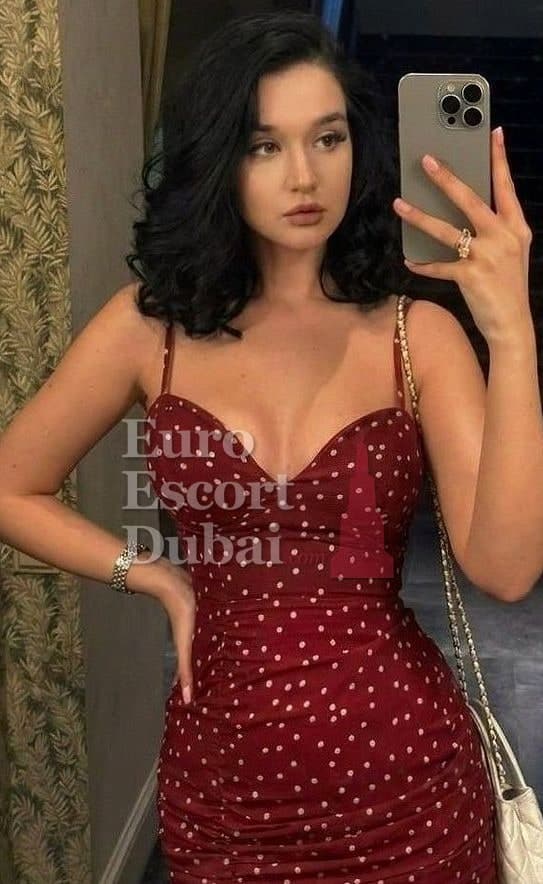 Maria, 20, escort in Dubai — black hair, Russian (photo 10 of 13)