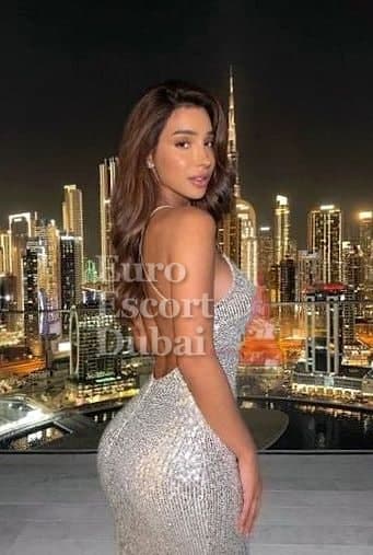 Karen, 25, escort in Dubai — Colombian, 152 cm (photo 5 of 13)
