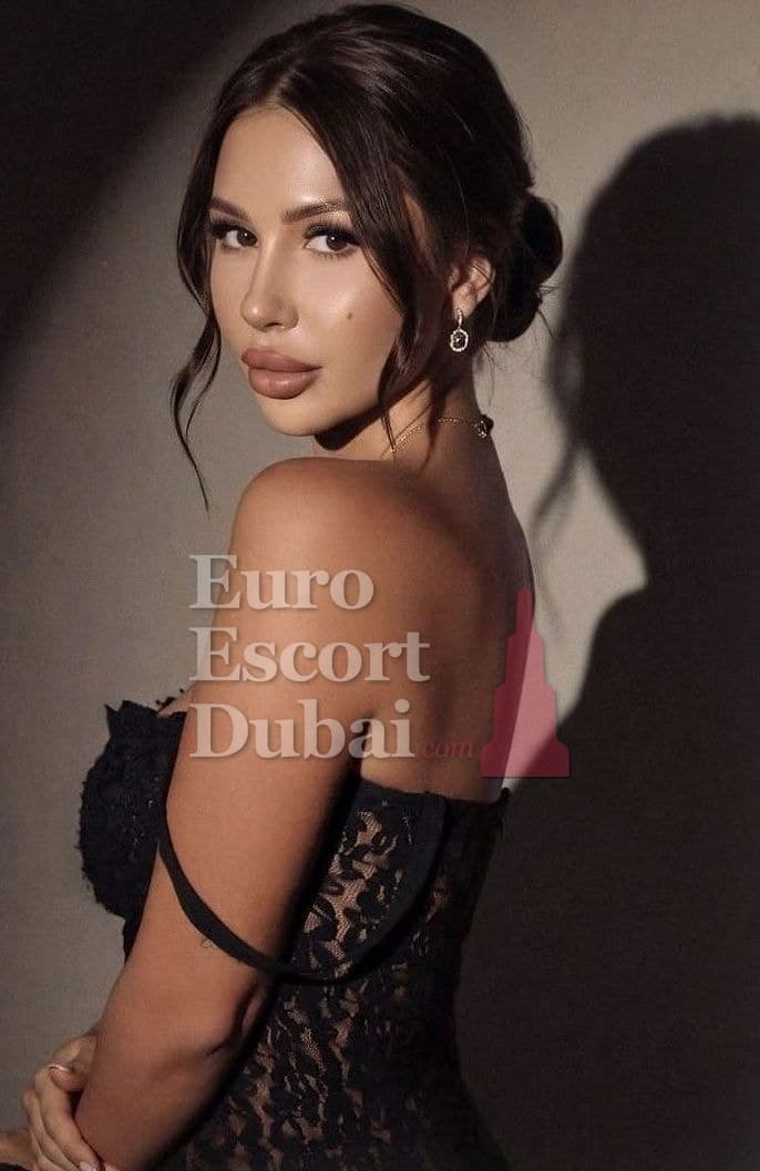 Nevena, 29, escort in Dubai — brown hair, Russian (photo 7 of 13)