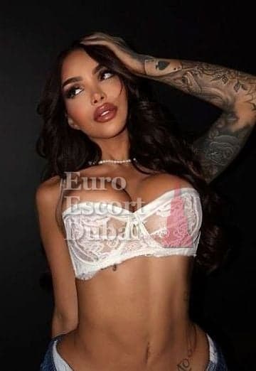 Elena, 25, escort in Dubai — brown hair, Brazilian (photo 13 of 13)