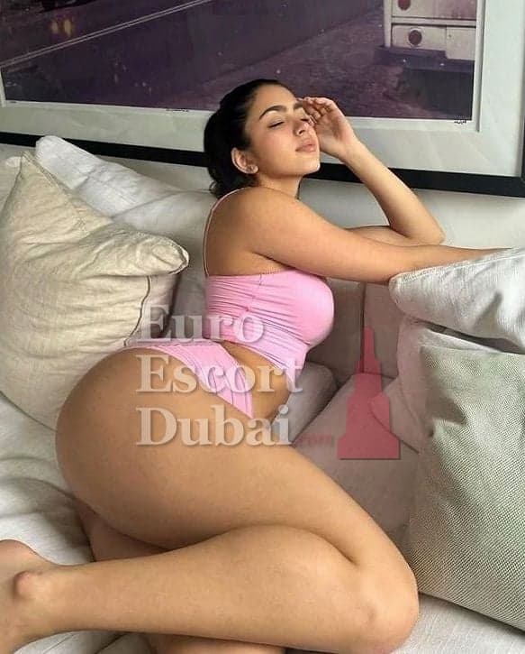 Leona Skye, 27, escort in Dubai — 169 cm, blonde hair (photo 2 of 5)