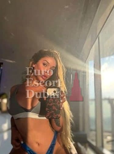 Lucie, 21, escort in Dubai — brown hair, British (photo 13 of 13)