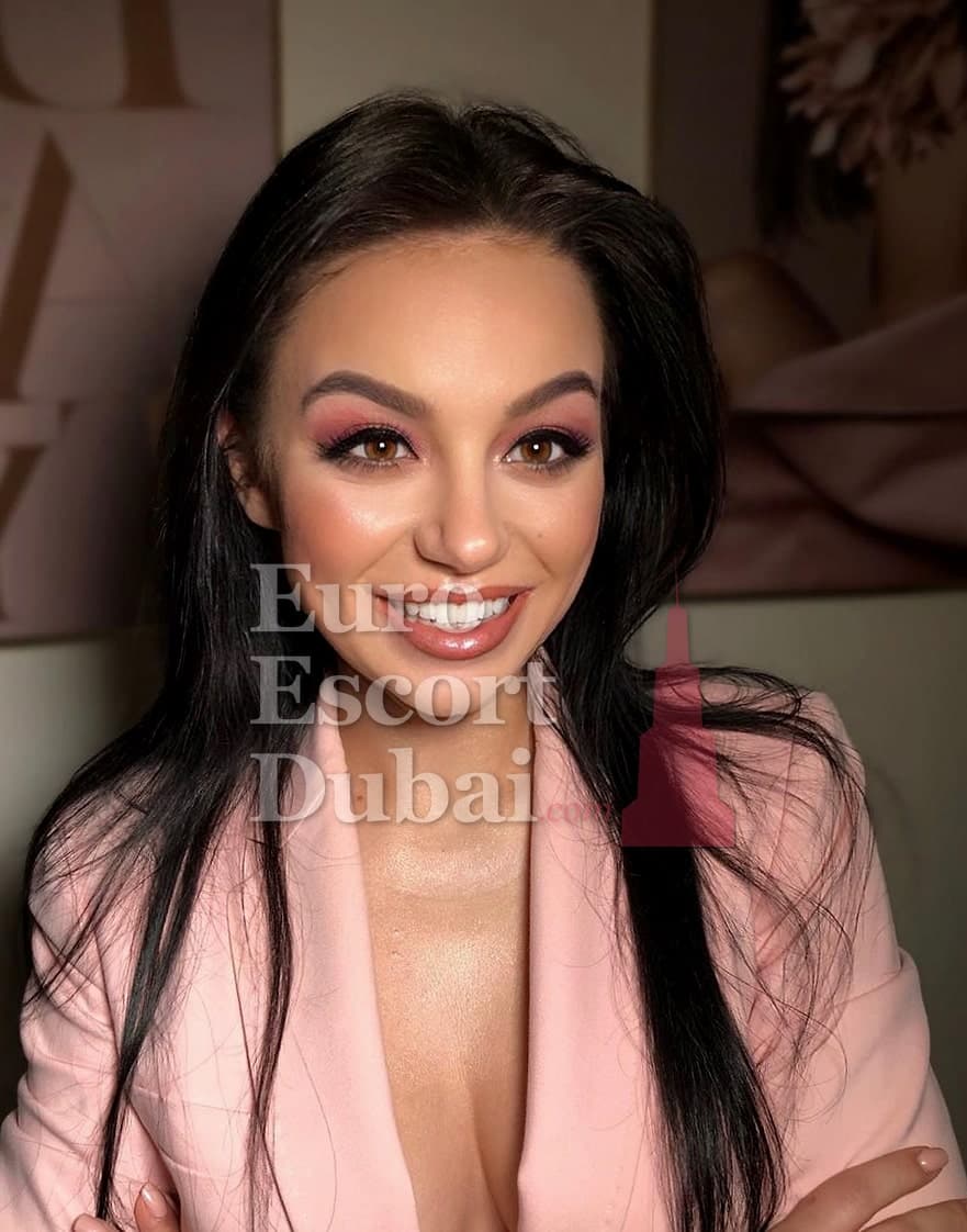 Dilek, 26, escort in Ras Al Khaimah — Turkish, 168 cm (photo 5 of 5)