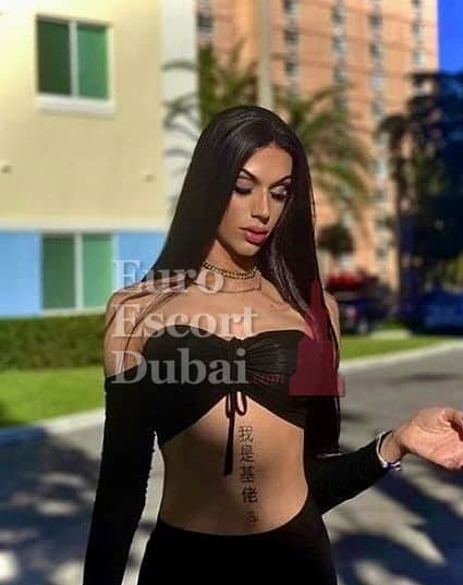 Antonella, 21, escort in Ajman — black hair, Colombian (photo 13 of 13)