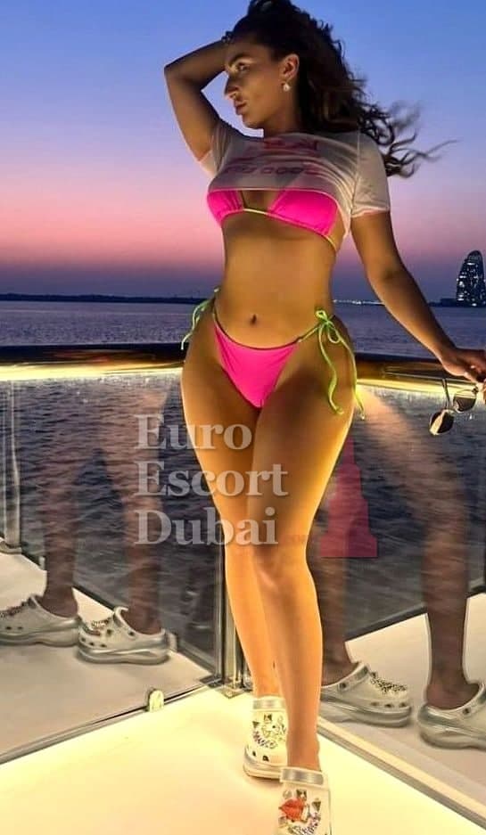 Simona, 28, escort in Dubai — blonde hair, Russian (photo 1 of 10)