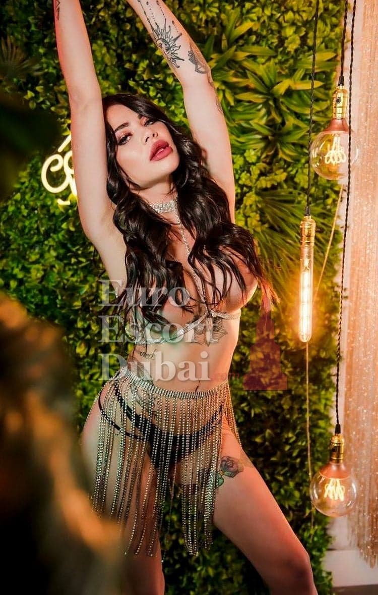 Poppy, 30, escort in Dubai — blonde hair, 171 cm (photo 3 of 9)