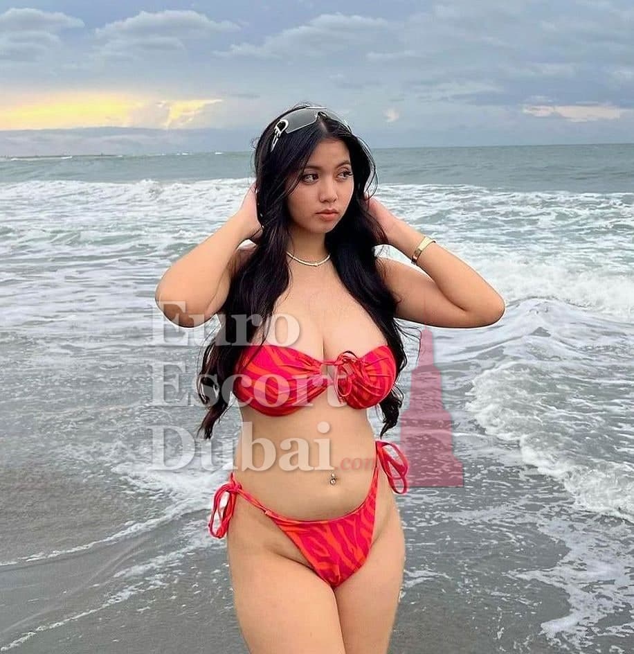Yen, 24, escort in Dubai — Indonesian, 163 cm (photo 2 of 8)
