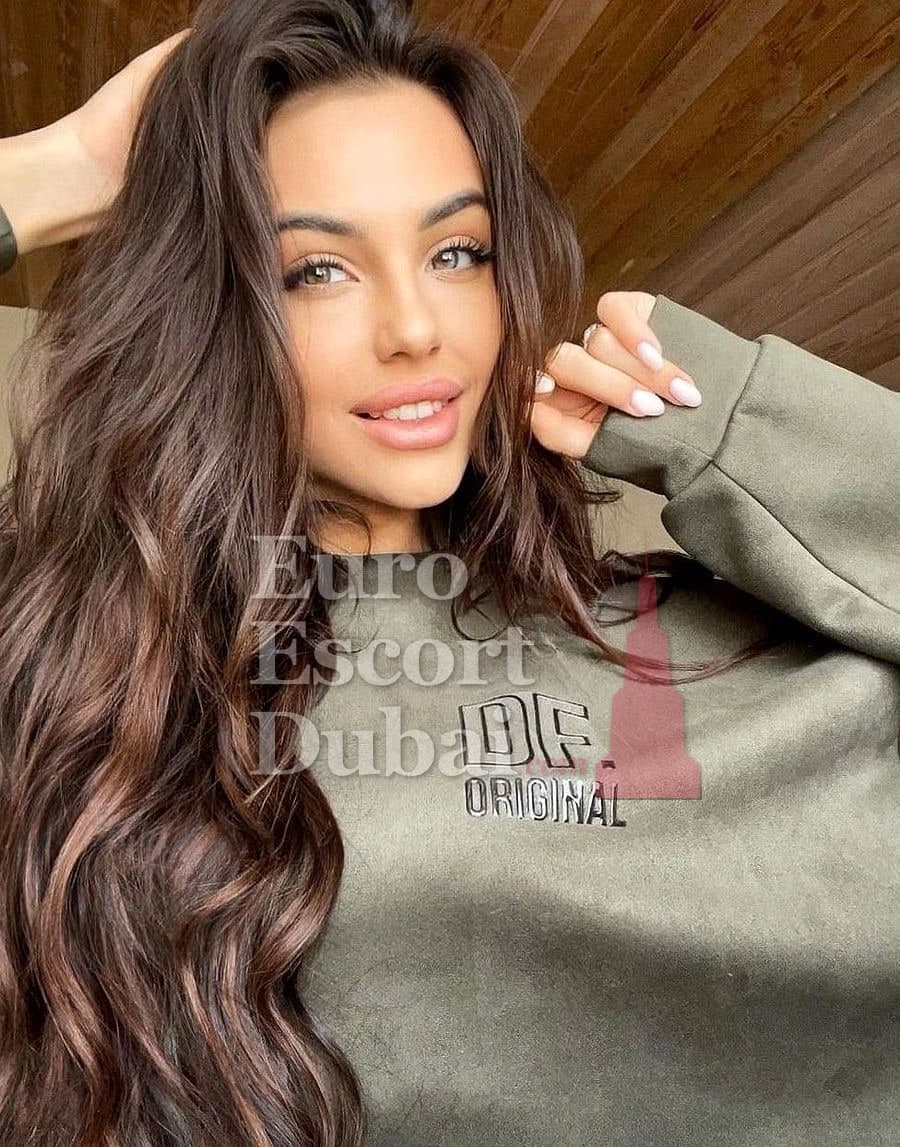 Tamsin, 22, escort in Dubai — 168 cm, brown hair (photo 6 of 6)