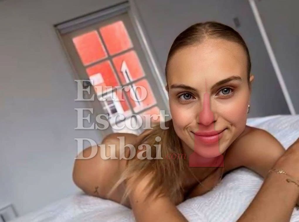 Yevgenia, 20, escort in Dubai — French, 171 cm (photo 2 of 5)