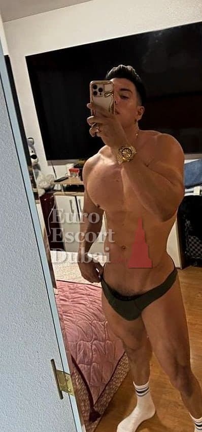 Oleg, 28, escort in Dubai — 185 cm, black hair (photo 12 of 13)